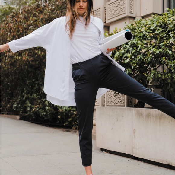 ADAY Turn It Up Pants size small, great used condition (3-4 wears) - Picture 3 of 8